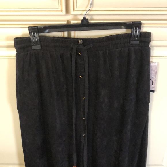 NWT Hannah Skirt - Picture 2 of 3